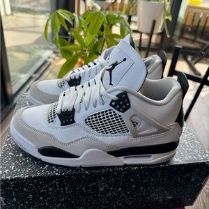 Jordan 4 “Military Black”